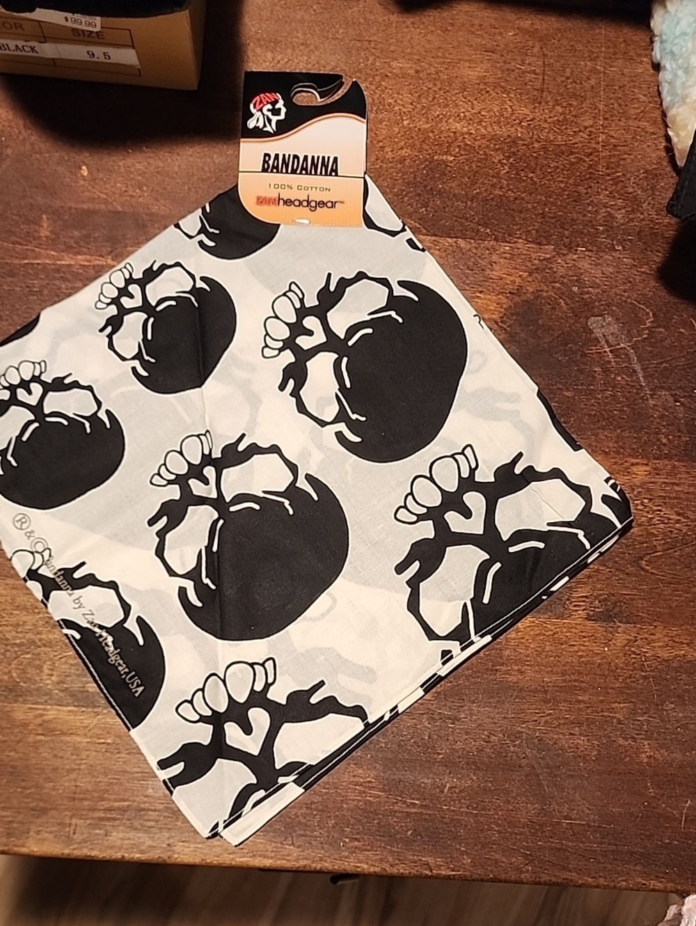Headgear Black & White Skull Bandanna